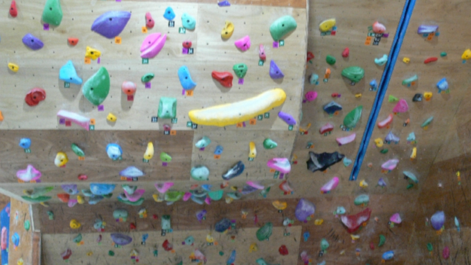 長野県のクライミング施設「クライミングジム HANDJAM（ハンドジャム）」